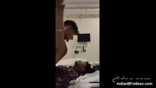 बॉयफ्रेंड के मना करने के बावजूद लंड चूसने पर तुली देसी लड़की फिर देहाती चुदाई करती हुई हिंदी बीएफ — screenshot 6
