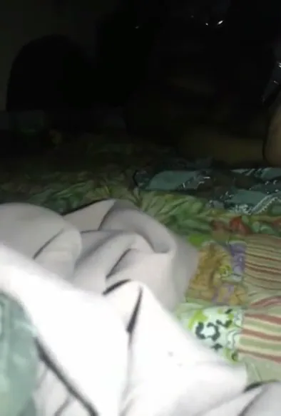 मोटी चूत वाली गर्लफ्रेंड की तंग चूत चोदी देसी बॉयफ्रेंड सेक्स वीडियो — screenshot 4