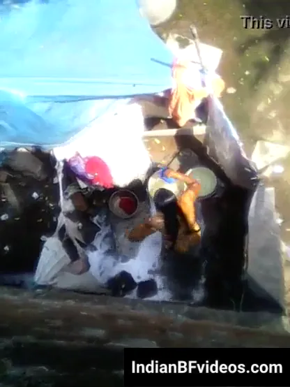 छत पर बड़ी गांड वाली पड़ोसन को नंगी नहाते हुए देखा और चोदने का मौका मिला वीडियो — screenshot 1