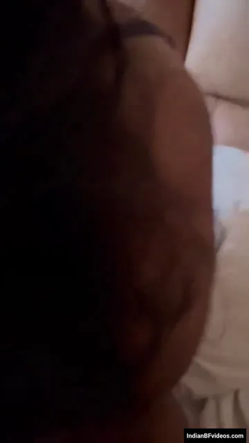 होटल में भाभी की गुलाबी चूत खोलकर दिखाने वाला वीडियो — screenshot 5