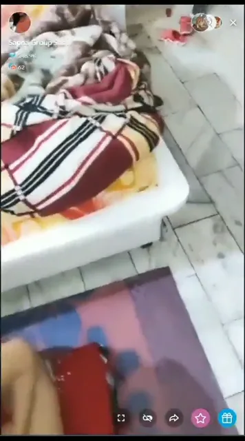 बीवी के मुंह पर वीर्य गिराते हुए ऑनलाइन फैंस को लाइव दिखाया हिंदी बीएफ — screenshot 4