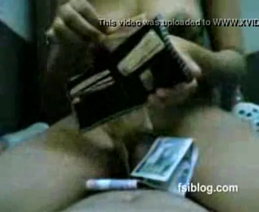 वड़ोदरा की सेक्सी लड़की ने boyfriend के मोटे लंड को चूसा फिर चुदाई की — screenshot 5