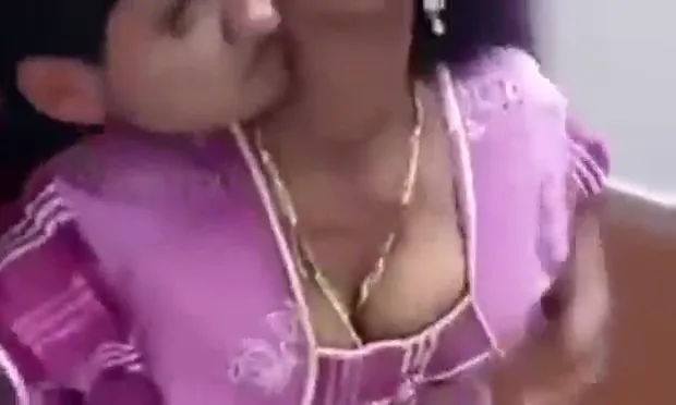 केबल वाले लड़के से प्यासी मल्लू भाभी का हॉट रोमांस और चुदाई मल्लू बीएफ वीडियो — screenshot 6