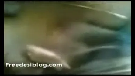 मस्त लंड चूसकर लड़की को कार में बिठाकर जोरदार देसी चुदाई हिंदी बीएफ वीडियो — screenshot 3