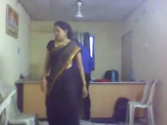 सरकारी दफ्तर में सहकर्मियों की जोरदार चुदाई हिंदी बीएफ एमएमएस — screenshot 9