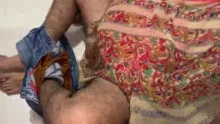चूत से किराया चुकाने वाली भाभी की देसी चुदाई हिंदी बीएफ वीडियो — screenshot 4
