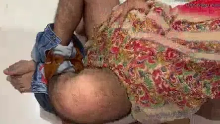 चूत से किराया चुकाने वाली भाभी की देसी चुदाई हिंदी बीएफ वीडियो — screenshot 5