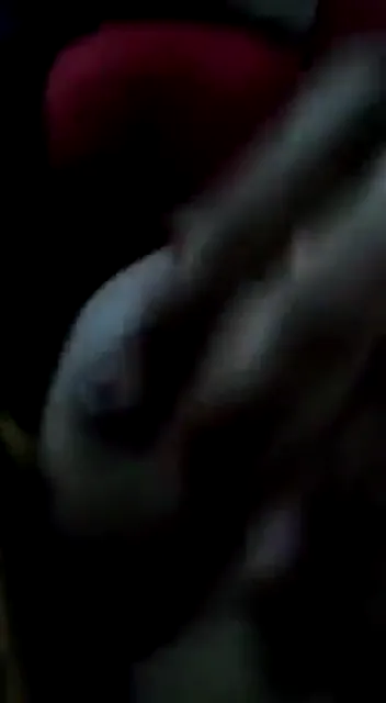 लाल ब्रा वाली पठानी भाभी बूब्स और चूत दिखाती हुई पाकिस्तानी बीएफ वीडियो — screenshot 1