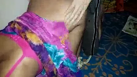 बीवी की साड़ी पहनकर कामवाली की मोटी बुर चोदी जवान मालिक ने देसी चुदाई गांव की क्लिप्स — screenshot 10