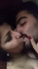 रिच इंडियन लवर्स का किसिंग ब्लोजॉब और चूत चुदाई देसी बीएफ वीडियो — screenshot 2