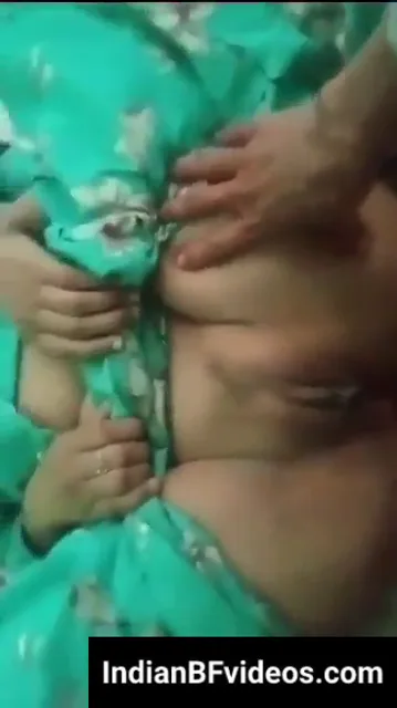 आयेशा ने आशिक के लिए चूत खोलकर देसी चुदाई मंगवाई पाकिस्तानी बीएफ — screenshot 5