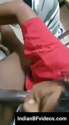 मल्लू लड़की बॉयफ्रेंड के मोटे लंड को चूसकर गरम माल मुंह में लेने वाली हिंदी बीएफ वीडियो — screenshot 5