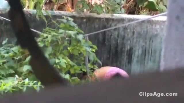 दोस्त की बहन को नहाते हुए देखकर चुदाई का मजा लिया — screenshot 9