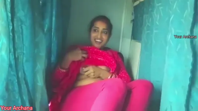 ट्रेन में न्यूली मैरिड इंडियन कपल की हनीमून चूत चुदाई वाला देसी सेक्स MMS वीडियो — screenshot 2