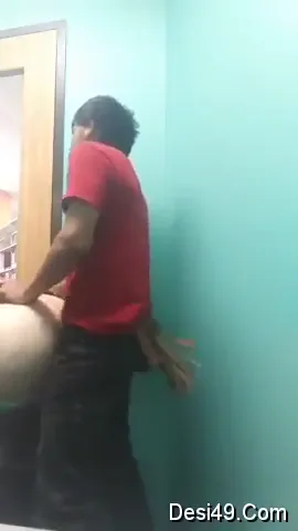 रिच लड़की पेपर वाले लड़के से डॉगी स्टाइल देहाती चुदाई वीडियो — screenshot 5