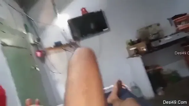 बातूनी आंध्रा बीवी के मुंह में लंड डालकर चुप कराया देसी सेक्स वीडियो — screenshot 3