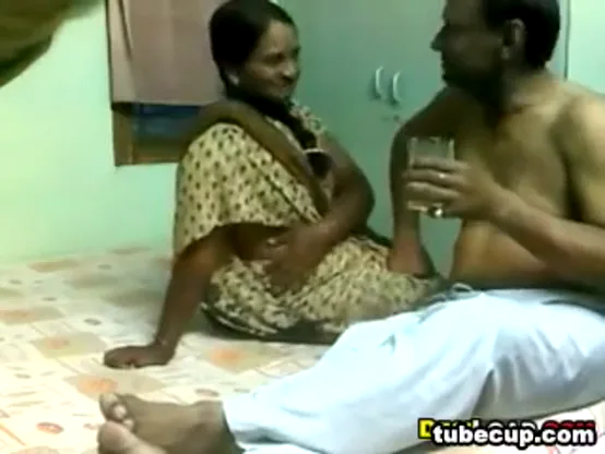 अंकल और कामवाली की फुल देसी सेक्स क्लिप मोटा लंड चुदाई वीडियो — screenshot 1