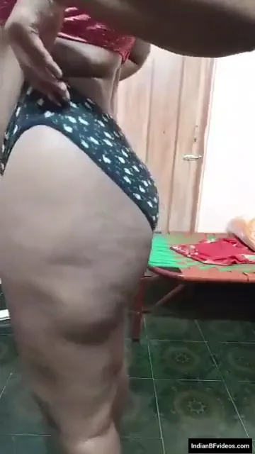 बड़ी गांड वाली मल्लू भाभी ने अपने मोटे चूतड़ों का पूरा खेल दिखाया देसी चुदाई वीडियो — screenshot 2