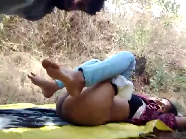 एमपी सेक्सी गर्ल की चूत चाटते हुए काले लंड से चुदाई MMS ब्लू फिल्म — screenshot 9