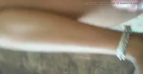 खूबसूरत काली चूत पर साफेद गाढा वीर्य गिराया देसी सेक्स MMS वीडियो