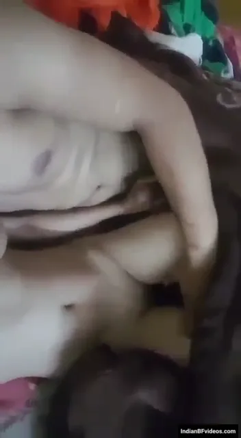 देसी खूबसूरत जवान जोड़े की जोरदार चूत चोदाई और सेक्स मस्ती — screenshot 2