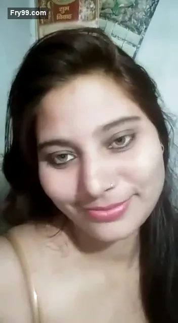 सेक्सी गर्लफ्रेंड ने बॉयफ्रेंड के लिए बूब्स और चूत का लबालब सेल्फी सेक्स वीडियो बनाया — screenshot 1