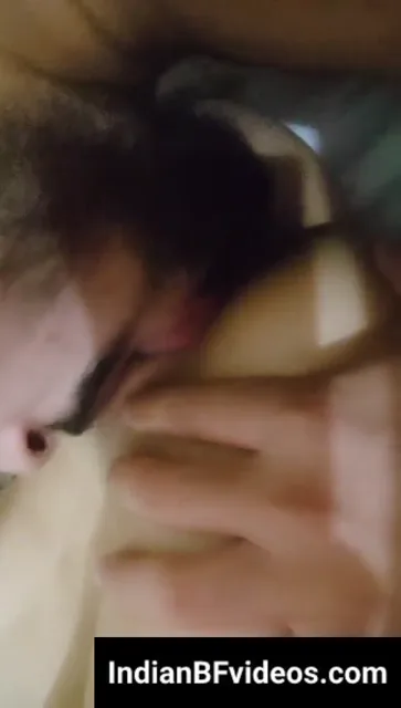 यूट्यूबर ने रंडी की चूत चाटकर गांड मारी देसी चुदाई MMS ब्लू फिल्म — screenshot 2