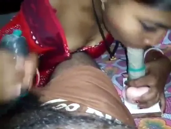 पति का लंड और डिलडो एक साथ चूसती भाभी की गंदी हिंदी बीएफ वीडियो — screenshot 2
