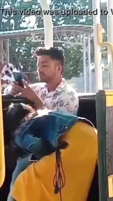 गर्लफ्रेंड ने बॉयफ्रेंड को मुठ मारकर ब्लोजॉब देकर माल निकाला देसी सेक्स वीडियो — screenshot 2