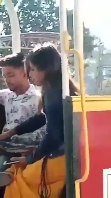 गर्लफ्रेंड ने बॉयफ्रेंड को मुठ मारकर ब्लोजॉब देकर माल निकाला देसी सेक्स वीडियो — screenshot 4