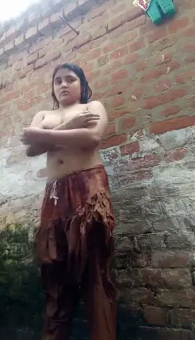 पड़ोसी दीदी ने बॉयफ्रेंड के लिए बाथरूम में नंगा MMS बनाया बीएफ वीडियो — screenshot 9