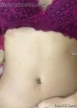 कंडोम लगाकर गर्लफ्रेंड की चिकनी चूत चोदी देसी सेक्स वीडियो — screenshot 3