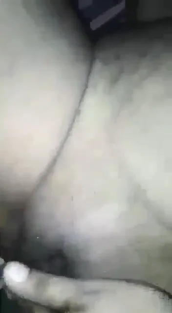 क्यूट इंडियन वाइफ ने मुस्कुराते हुए चूत में डाला मोटा लंड देसी बीएफ — screenshot 1