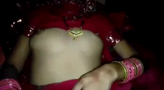 बिहारी देसी दुल्हन की पहली सुहागरात में देहाती चुदाई हिंदी बीएफ ब्लू फिल्म — screenshot 3