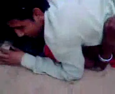 टाईट चूत वाली देसी लड़की की चूत फाड़ चुदाई हिंदी ऑडियो बीएफ — screenshot 5