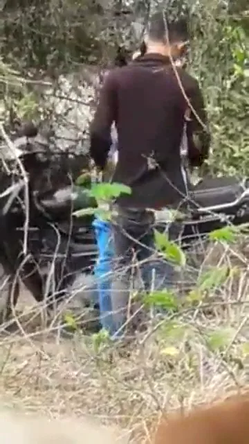 जंगल में लवर्स ने देसी चुदाई करते हुए मस्ती की ब्लू फिल्म वीडियो — screenshot 4