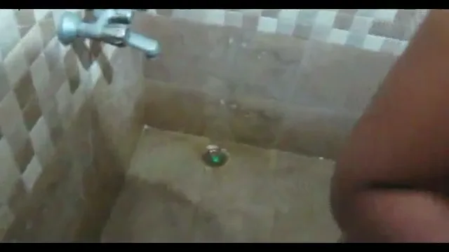 भतीजे ने चाची का पूरा नंगा बदन फिल्माया और चुदाई की देसी एमएमएस — screenshot 3
