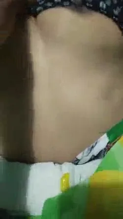 गरमा गरम चाची की चूत चुदाई देसी लंड से भाभी सेक्स MMS वीडियो — screenshot 1