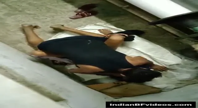 फैक्टरी में काम करने वाली रंडी भाभी को मैनेजर ने चोदते हुए देहाती चुदाई की ब्लू फिल्म एमएमएस — screenshot 2