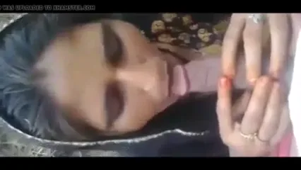 जंगल में बंजारन लेडी को पैसे देकर लंड चुसाई हिंदी बीएफ वीडियो — screenshot 3