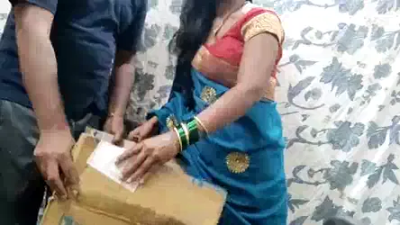 मैडम ने डिलीवरी ब्वॉय से अपनी चूत में वीर्य डलवाया देसी बीएफ वीडियो — screenshot 1