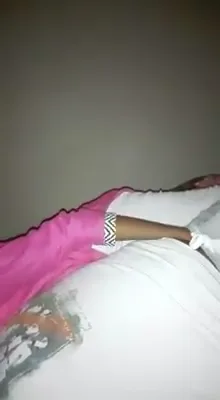 चुदासी मल्लू लड़की ने बॉयफ्रेंड का लंड सहलाया और किसिंग की — screenshot 4