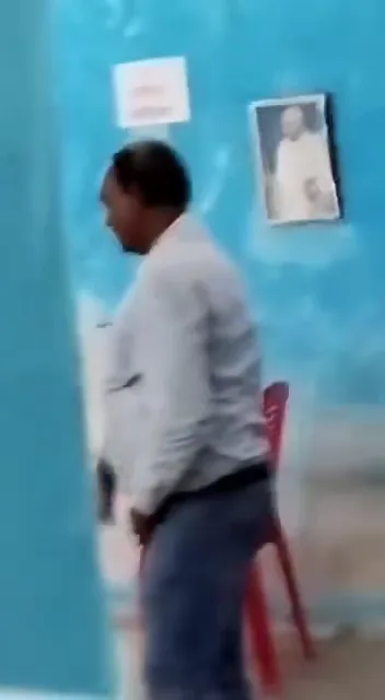 सरकारी बाबू ने आंगनवाड़ी में रांड लाकर उसकी चूत चोदी देसी रंडी चुदाई हिंदी बीएफ — screenshot 5