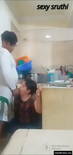 किचन में कजिन सिस्टर को लंड चूसाकर वीर्य पिलाया देसी सेक्स हिंदी बीएफ वीडियो — screenshot 3