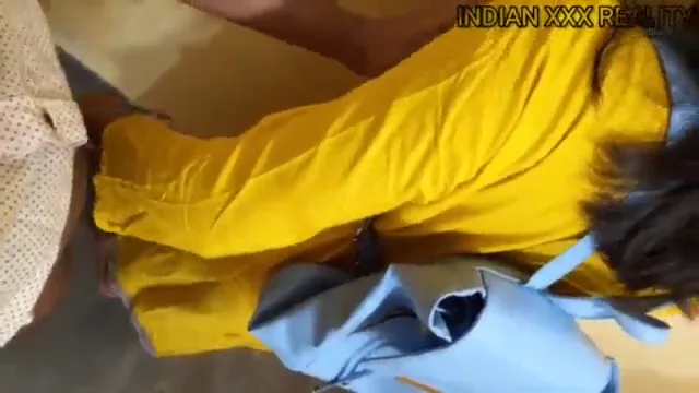 कॉलेज बैग लादे लड़की को टीचर ने पीठ पर रखकर चोदा स्कूल वाली क्लिप — screenshot 3