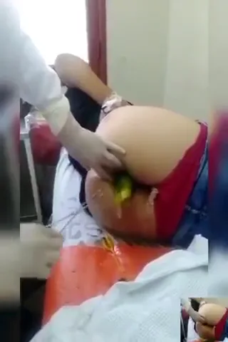 लड़की की गांड से ककड़ी निकालकर डॉक्टर ने चुदाई की अंग्रेजी बीएफ सेक्स वीडियो — screenshot 3