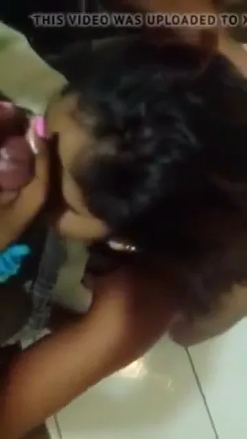 कामिनी लड़की ने लंड चूसकर गांड में उंगली करवाई देसी सेक्स वीडियो — screenshot 2