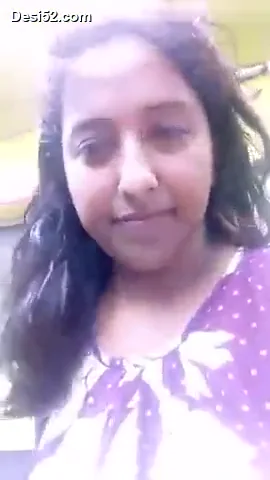 बाथरूम में नंगा बदन दिखाती पड़ोसी शोना दीदी की देसी MMS — screenshot 1