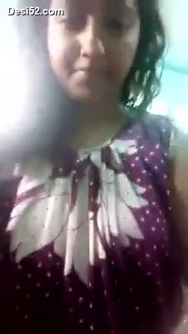 बाथरूम में नंगा बदन दिखाती पड़ोसी शोना दीदी की देसी MMS — screenshot 2