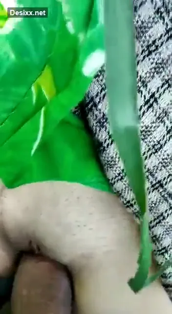 खूबसूरत कश्मीरी गोरी लड़की की तंग चूत हरे भरे जंगल में देसी चुदाई हिंदी बीएफ एमएमएस — screenshot 4